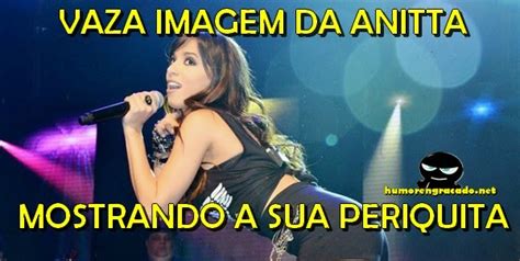Mulher Pelada Mostrando A Piriquita