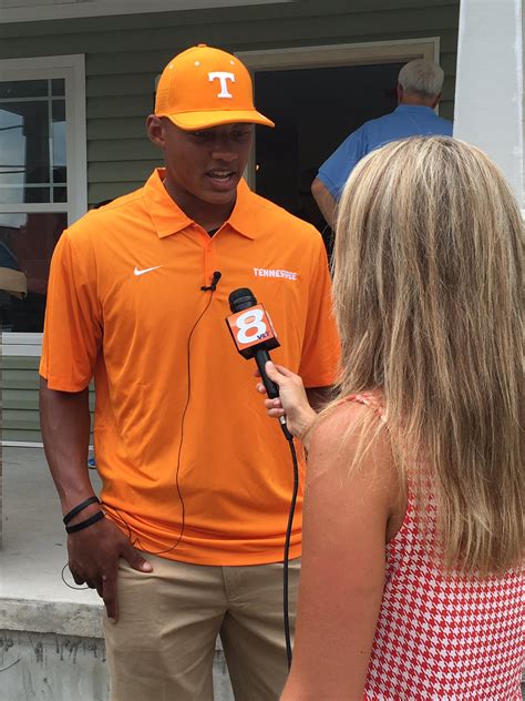 BREAKING: Josh Dobbs has eyebrows again | SEC Rant