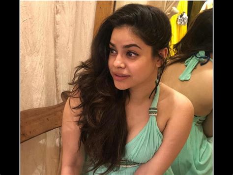 Know More About Sumona Chakravarti Biography, Net Worth