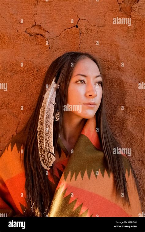 Cherokee woman hi-res stock photography and images - Alamy