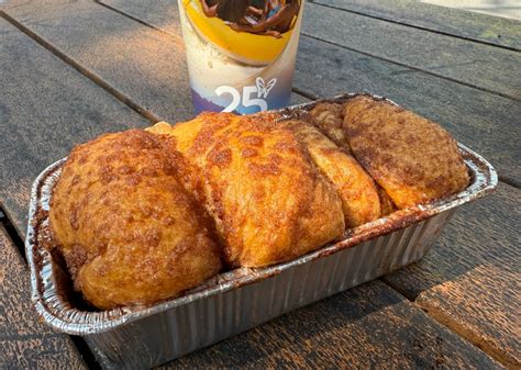 Dollywood’s Cinnamon Bread A Cultural Phenomenon - Theme Parks By Don