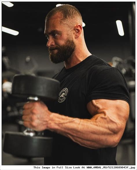 Крис Бамстед (Chris Bumstead), планирует завершить карьеру в возрасте ...