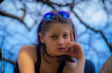11 years old girl in the park Stock-Foto 