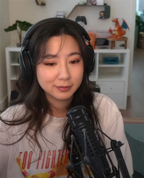 Fuslie's Nudes 19634781 | FapJerks