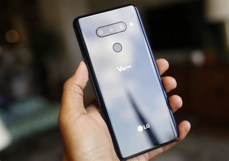 LG تكشف رسمياً عن هاتف LG V40 ThinQ - التقنية بلا حدود