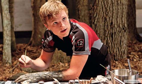 THE HUNGER GAMES Movie Images Featuring Jennifer Lawrence and Woody Harrelson