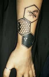 Hidden Meaning Behind Honeycomb Tattoo & Cool Designs - TattoosWin