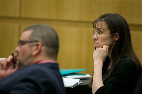 Accused killer-turned-artist Jodi Arias sells art for money from jail