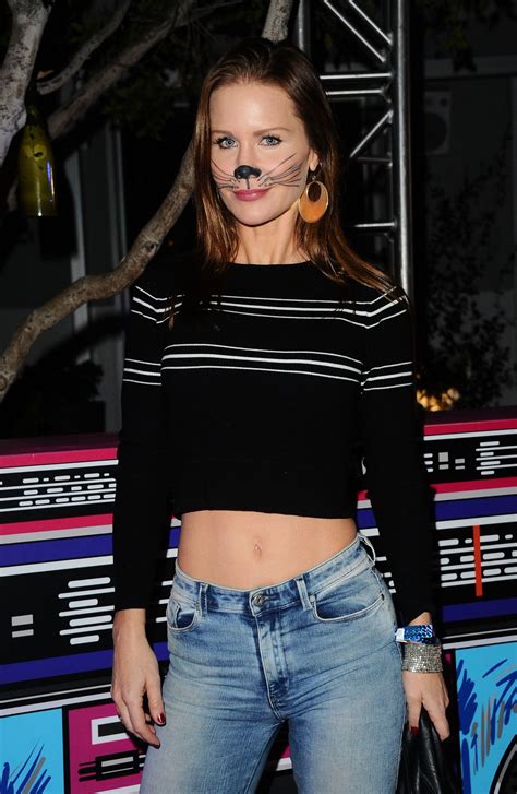 Josie Davis - HawtCelebs