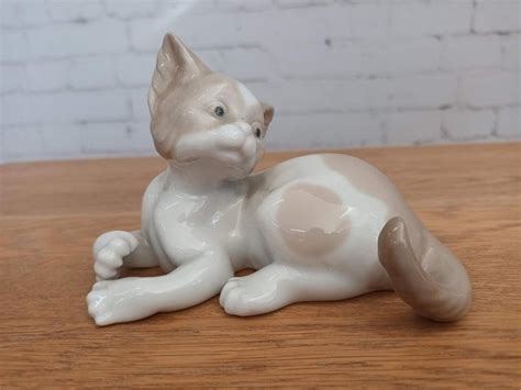 Vintage Lladro Surprised Cat von Salvador Debon, 1981 bei Pamono kaufen
