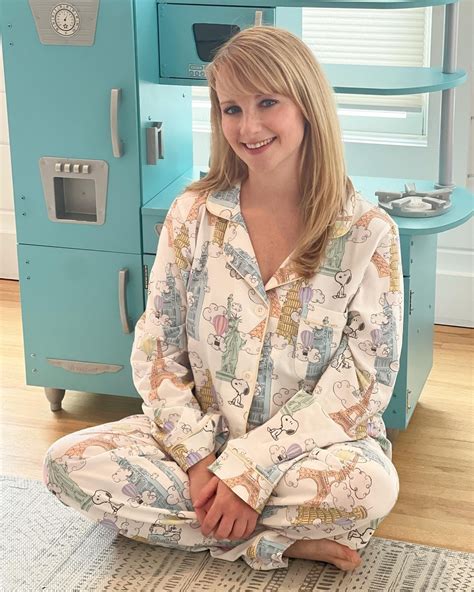 Melissa Rauch Op Blote Voeten 17 Melissa Rauch Usa Today November 17