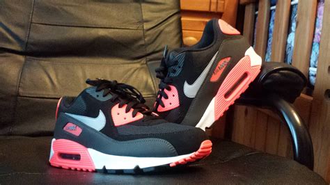 [Pickup] My first pair of AM90s. Nike Air Max 90 Black Infrareds : r ...