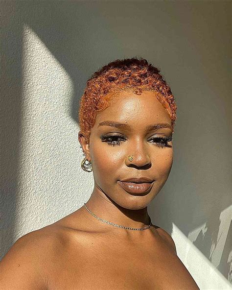 Easy guide for curling black short hair with very basic tools 15