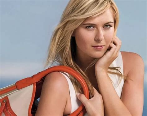 Sharapova hits the practice courts and met ball kids