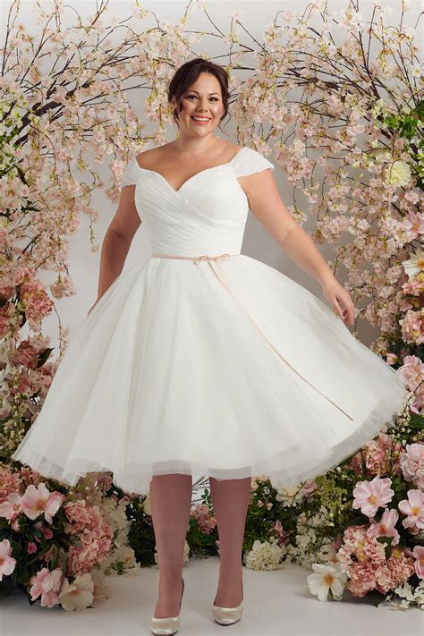 Plus size knee length wedding dresses 60 photos - Astyledwedding.com