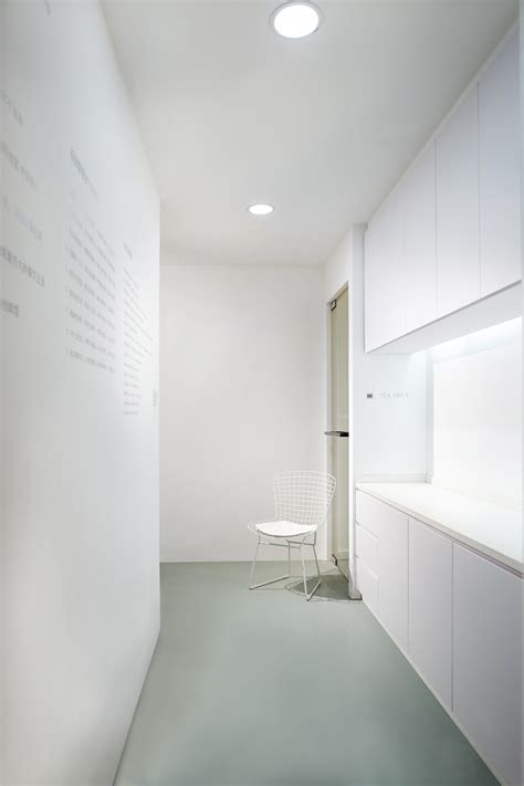 Gallery of A Hidden Garden Behind the Concrete Walls / Muxin Design - 11