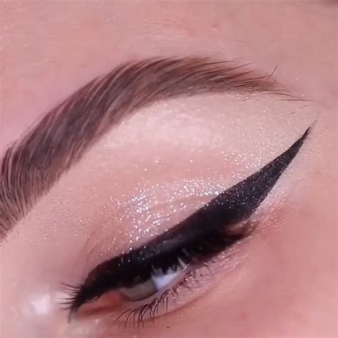Glamorous makeup tips and tricks – Artofit