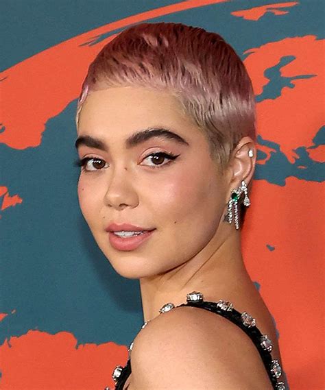 Auli'i Cravalho's Best Hairstyles And Haircuts