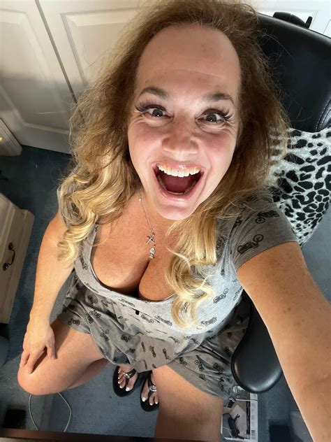 Mommas thirsty. What would you give her : u/Freak_andee