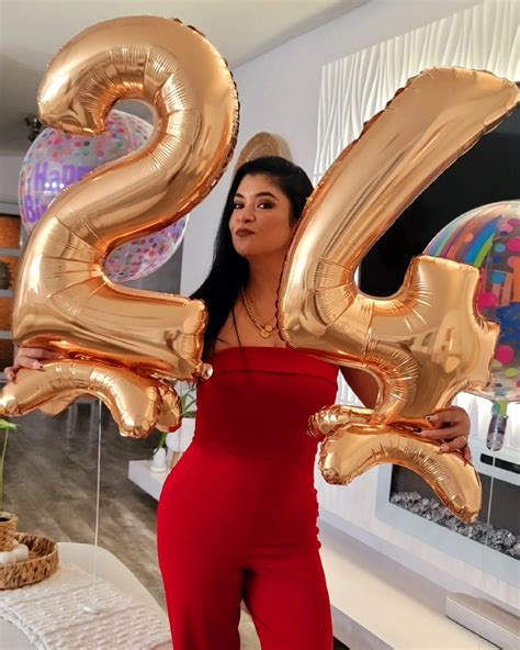 Stephanie Santiago | 24🎂🍰😅 | Instagram