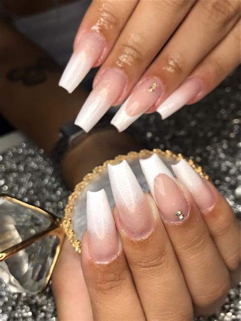 Unha Em Gel Branca Bailarina - Unha branca - bailarina | Unhas brancas, Unhas, Unha