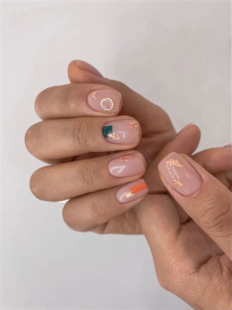 Minimalist nails | Дизайнерские ногти, Нейтральные ногти, Красивые ногти
