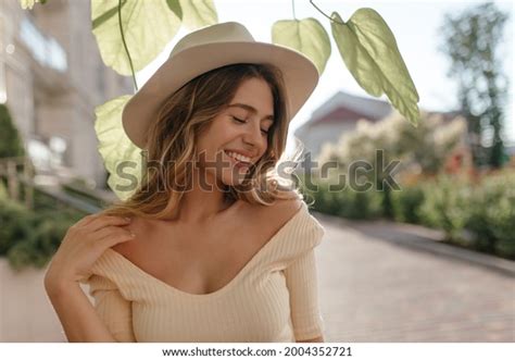94,187 Gentle Skin Images, Stock Photos & Vectors | Shutterstock
