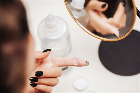 When Should I Stop Wearing Contact Lenses Before LASIK?