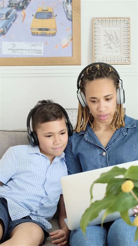 20,000+件の最高のReal Mom And Son関連動画 · 100%無料でダウンロード · Pexelのストック動画