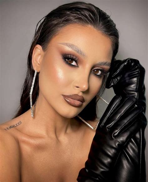Pin di Francesca Ginesi su Make-up | Idee per il trucco, Trucco occhi ...