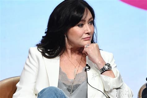 En larmes, Shannen Doherty donne des nouvelles de sa santé