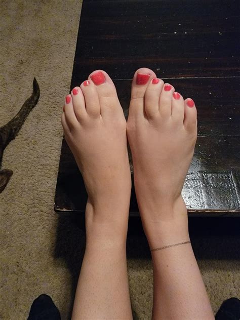 Do you like mommy's feet? : r/MilfToes_Feet