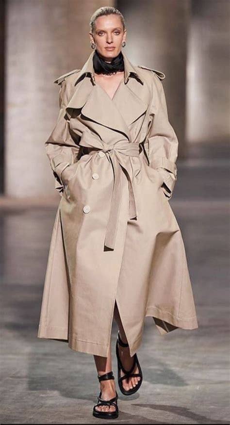 Pin by Ксения Колмогорова-Лапенкова on Италия мода | Trench coat, Coat ...