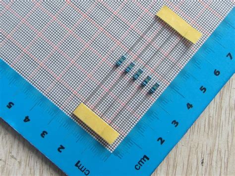 R001 резистор: Низкоомные чип резисторы для шунтов сопротивлением 0.5 0 ...