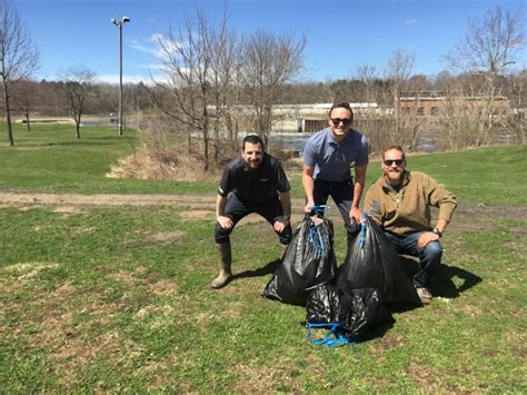 Got a couple coworkers together for a lunch break #trashtag Tuesday on