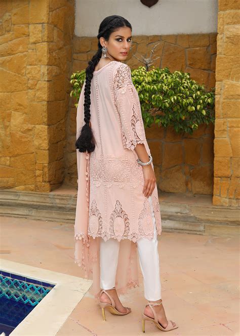 Azka Pink