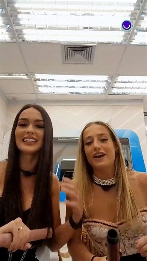 Bruna Griphao e Larissa fazem tour no Quarto do Líder e mostram 'nude