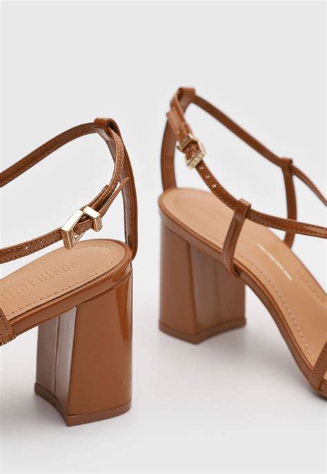 Sandália Caramelo Salto Grosso - Sandália Feminina Santa Lolla Salto Grosso Caramelo - Compre Agora ...