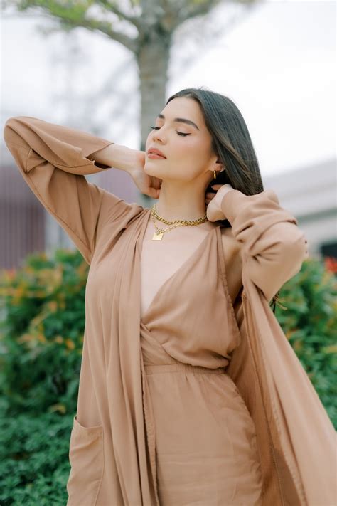 Rhian Ramos Get Spotted - Stonehill Suites