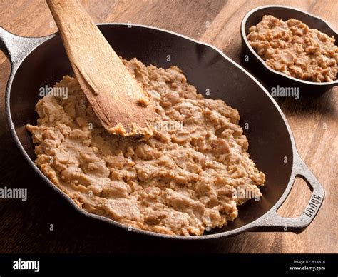 frijoles refritos  queso