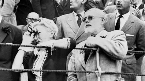 11 культових книжок, які безнадійно застаріли - BBC News Україна