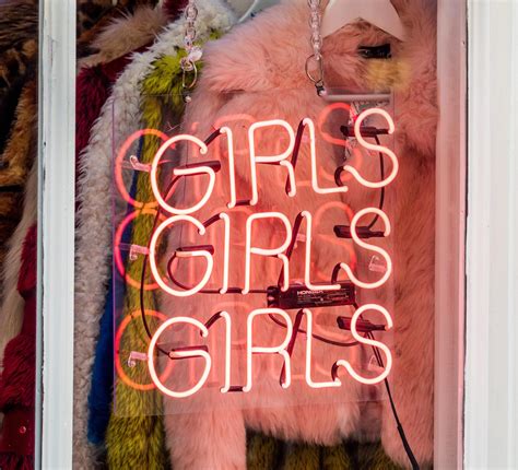 age  clothes  girls   frogs  boiling water