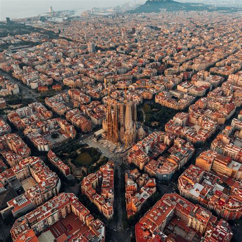 Barcelona to convert a third of central streets into car-free green