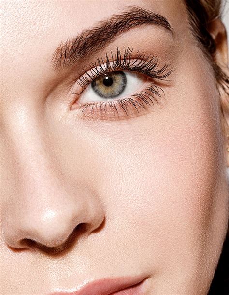 The Science Behind Naturally Curled Eyelashes – RevitaLash Cosmetics