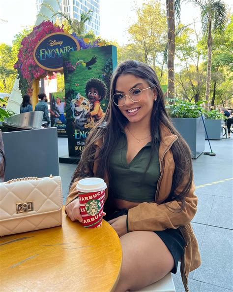 Kéllyta Tharsys (@kellytatharsys) • Instagram photos and videos