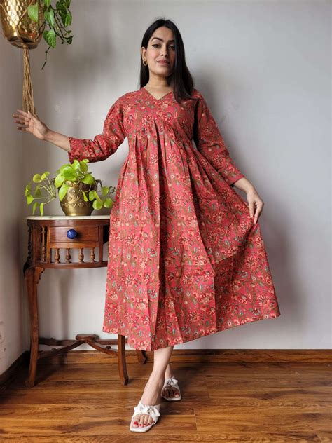 Shri Balaji Emporium 5347 Pure Cotton Beautiful Hand Block Printe One