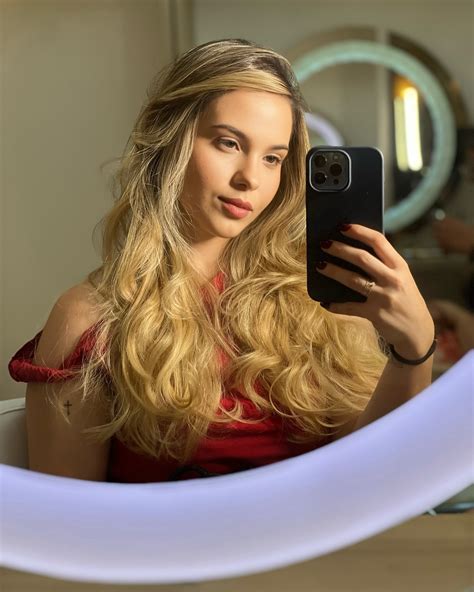 Alana Soares (@alanasoas) • Instagram photos and videos