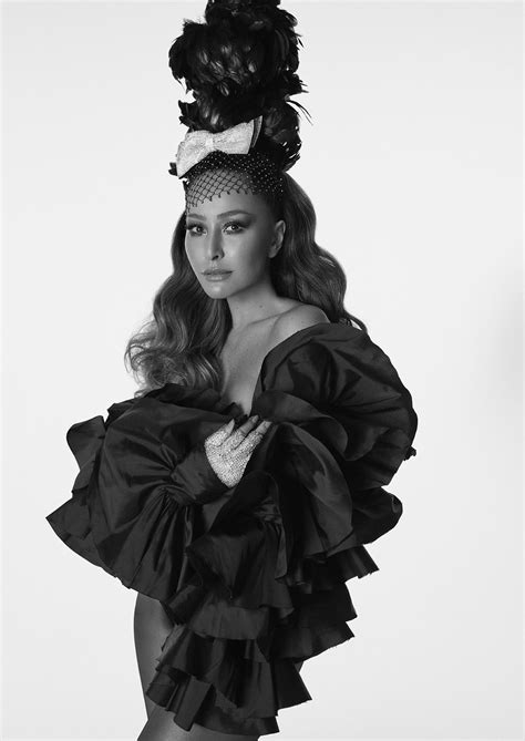 Rainha da Gaviões, Sabrina Sato faz ensaio exclusivo homenageando a