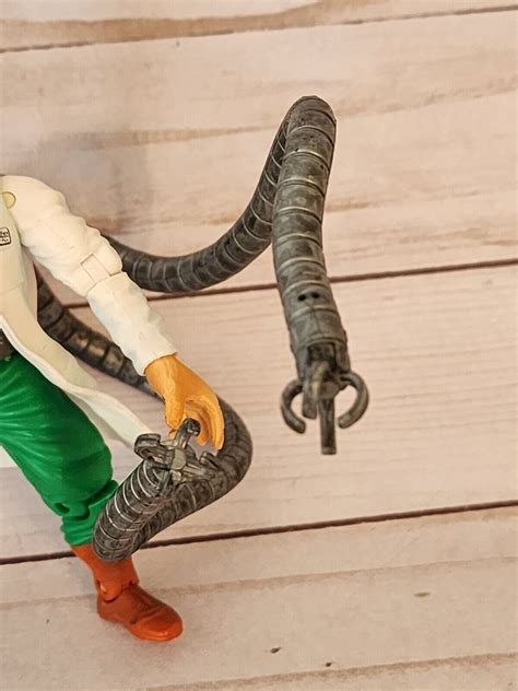 Mavin | VINTAGE 1999 Doctor Dr Octopus Doc Ock action figure Toy Biz ...