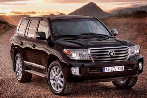 Toyota Land Cruiser 200 - семиместный внедорожник